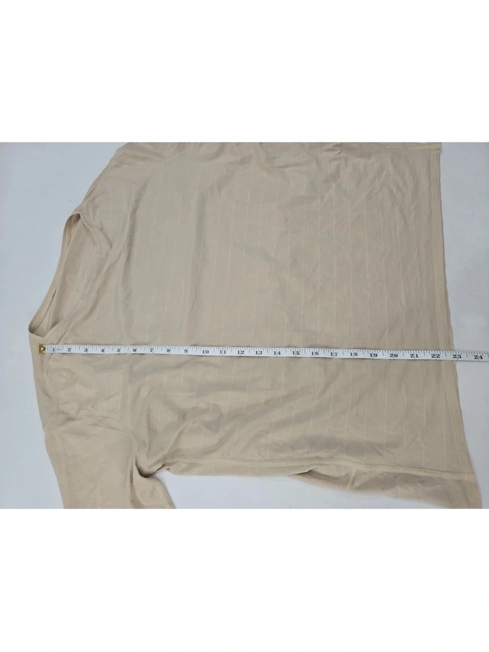 Lululemon Back In Action Short Sleeve Shirt Stripe Tan Size 8/10 Womens - Picture 5 of 5